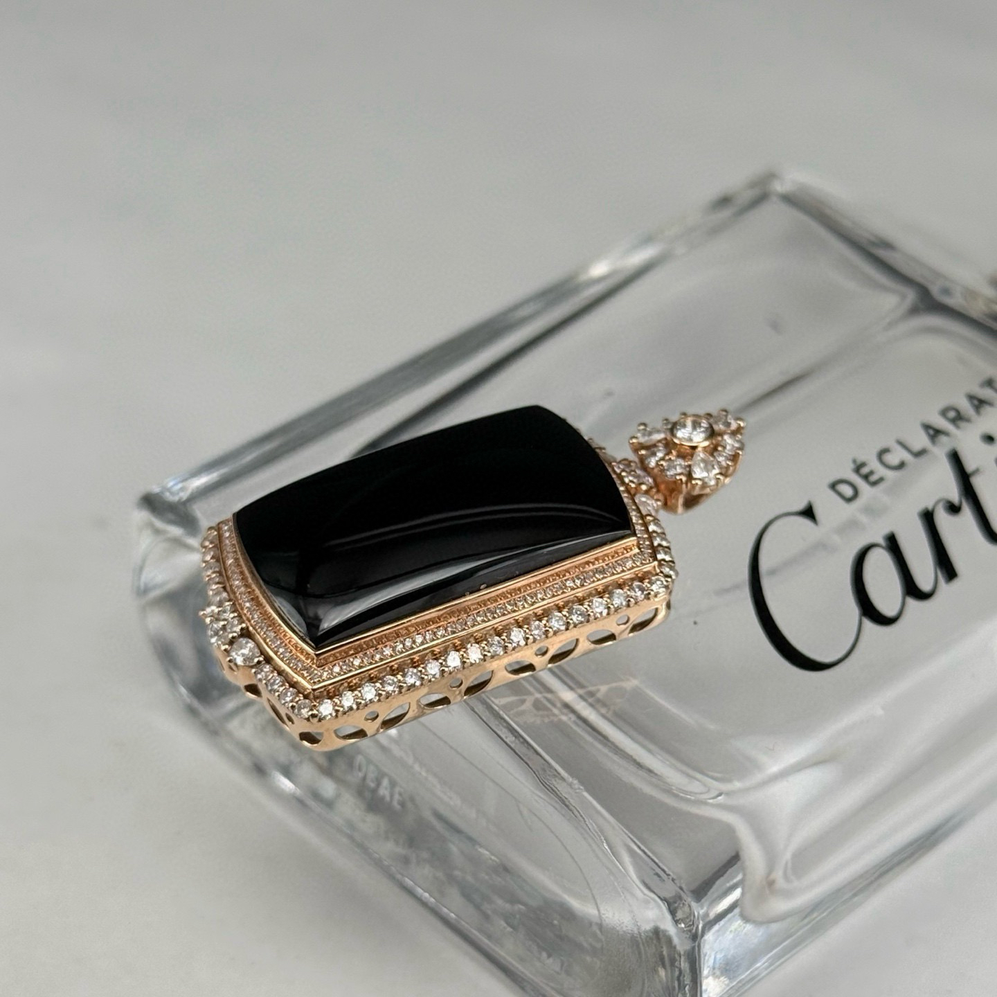 精品18k满钻豪镶墨翠马鞍吊坠 种好色正 黑度极好 打灯通透 油性十足 尺寸42.3