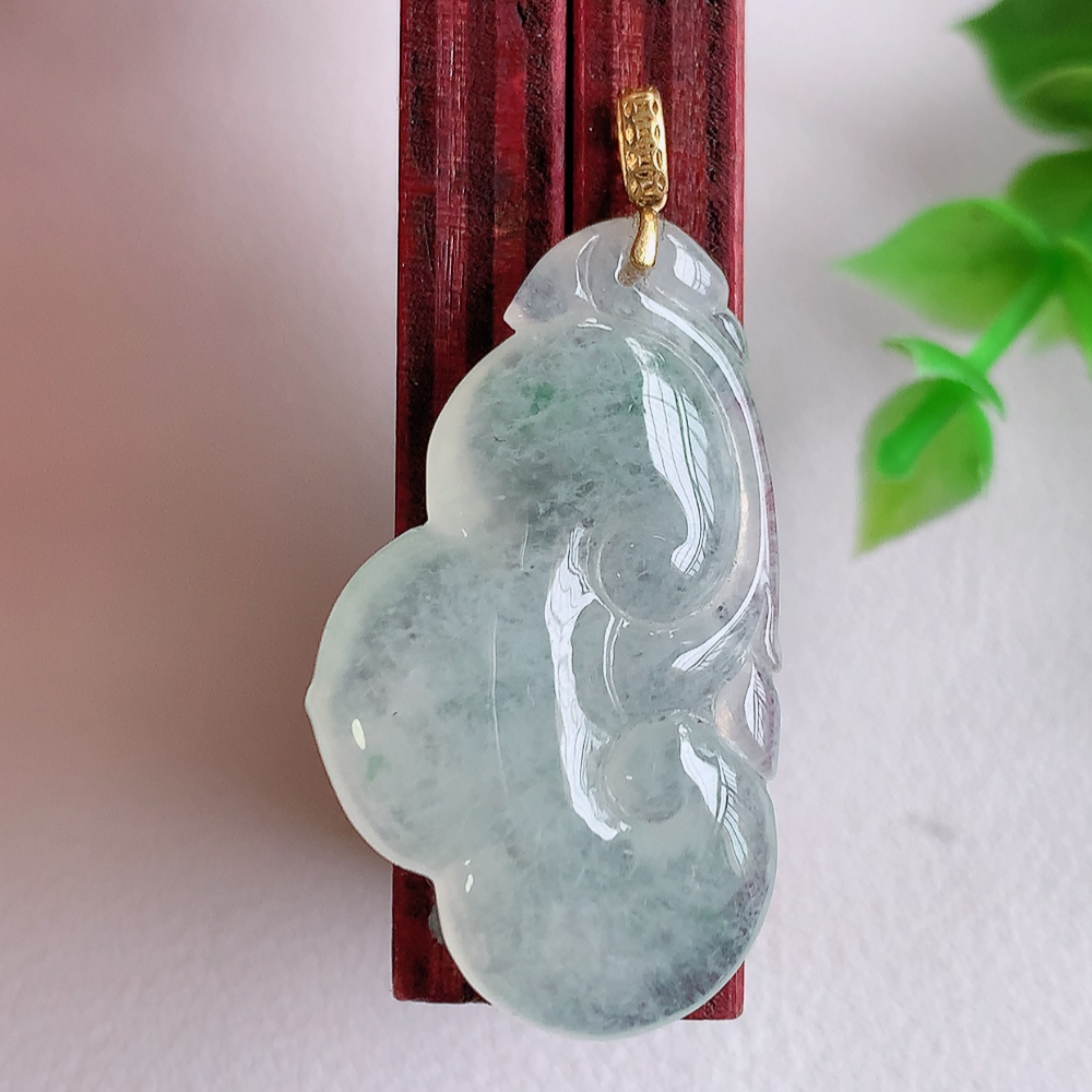 18k金扣冰润吉祥如意翡翠吊坠  寓意“万事如意，吉祥如意,福寿绵长 心想事成”饱满大气，通透水润 