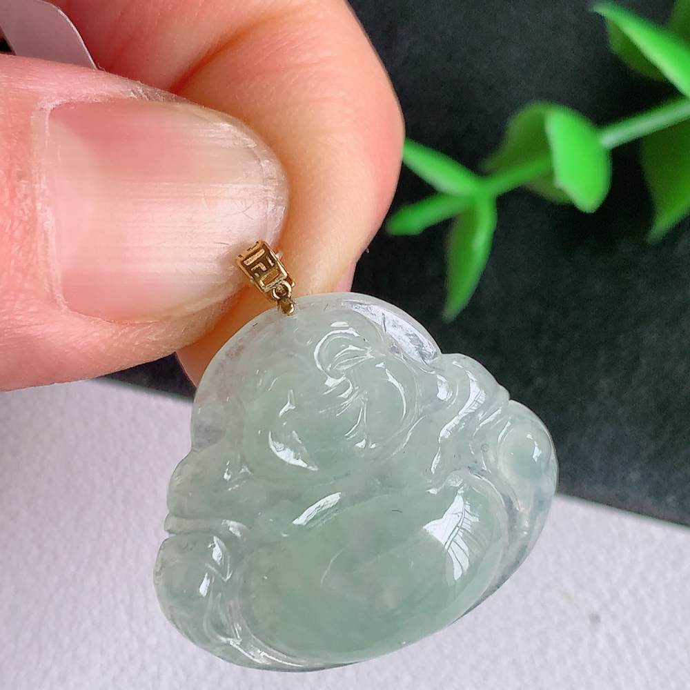 18k金扣冰润佛公挂件 玉质细腻  精雕弥勒佛，笑佛福耳垂肩，面相喜庆，开怀大笑，憨态可掬。惟妙惟肖，寓意福禄双全，吉祥美满，笑口常开 W49.28 尺寸：22.3-25.3-4.8mm