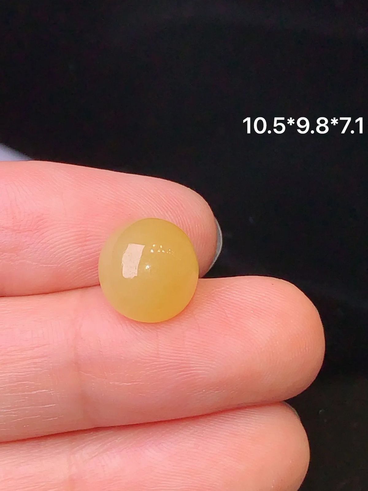 镶嵌款 黄翡蛋面 玉质细腻 色泽清新艳丽 整体尺寸10.5*9.8*7.1