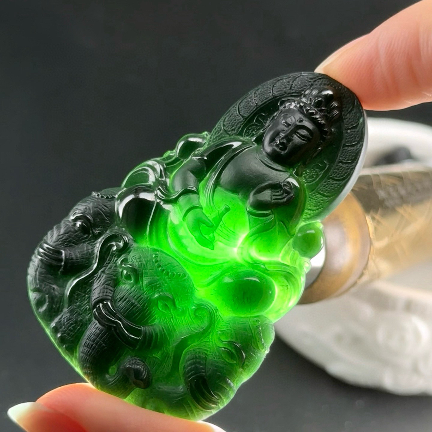 精品墨翠文殊菩萨 种好色正 黑度极好 打灯通透 油性十足  尺寸57.7