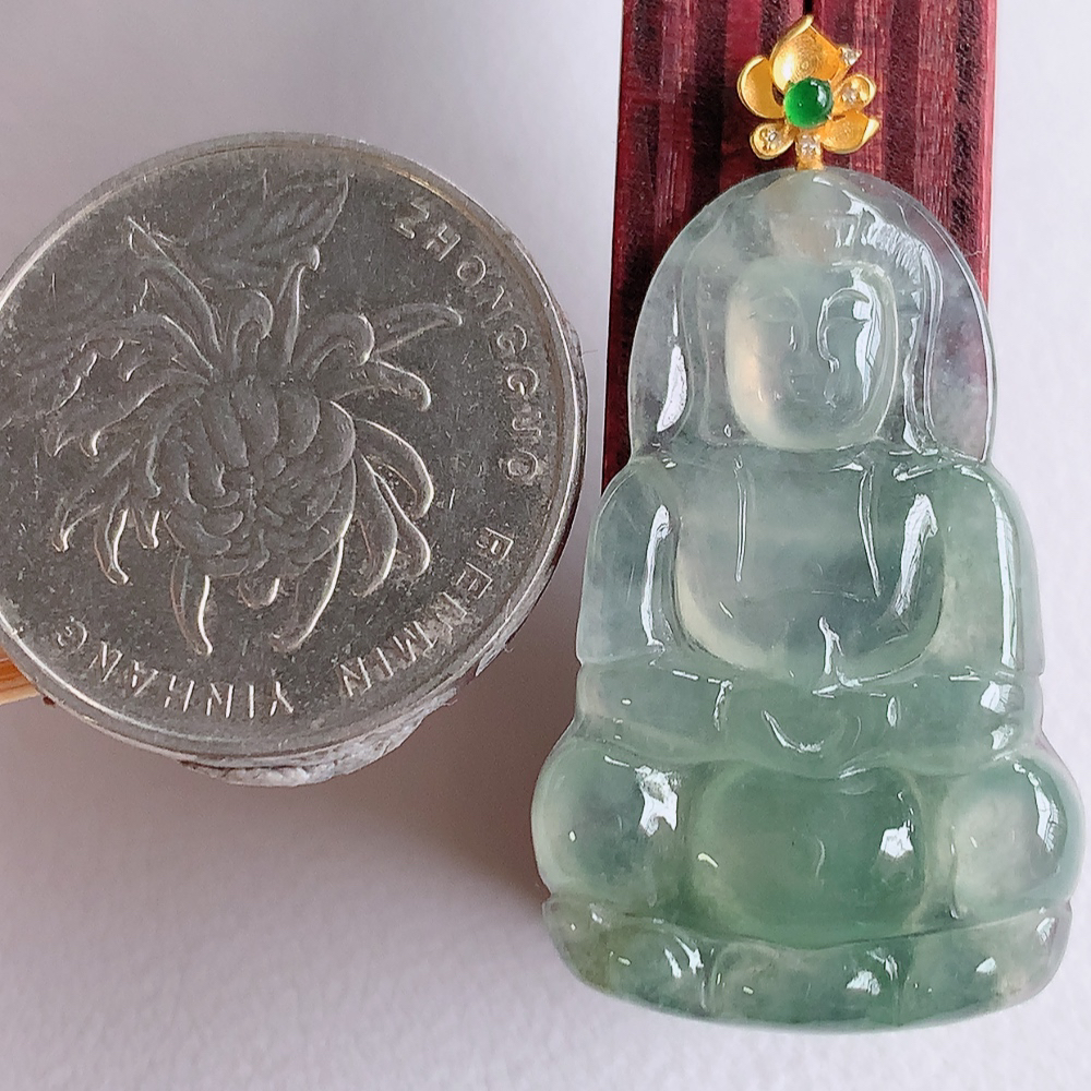 18k金扣冰润精雕观音吊坠，法相端庄大气，工艺精湛，种色浓郁，细腻饱满冰润，种老水足，收藏佳品，佩戴大气  W01.28   尺寸：31.5-20-4mm