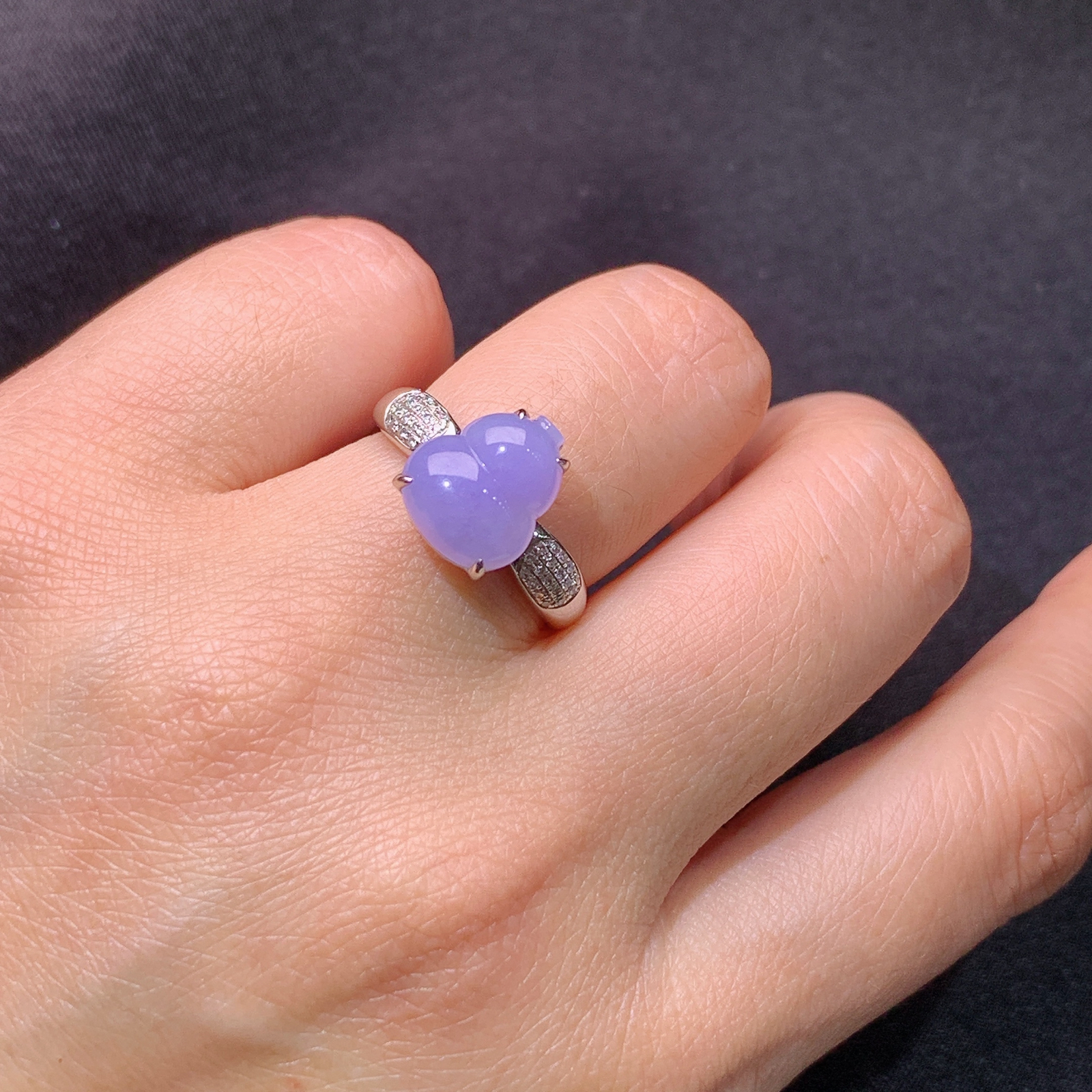 冰紫罗兰葫芦戒指，18k金镶嵌，温润细腻，颜色鲜艳，Mi 尺寸10.8*9.3*3