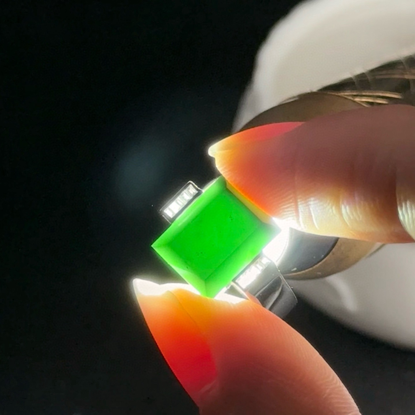 精品18k墨翠女戒 种好色正 黑度极好 打灯通透 油性十足 尺寸11.1