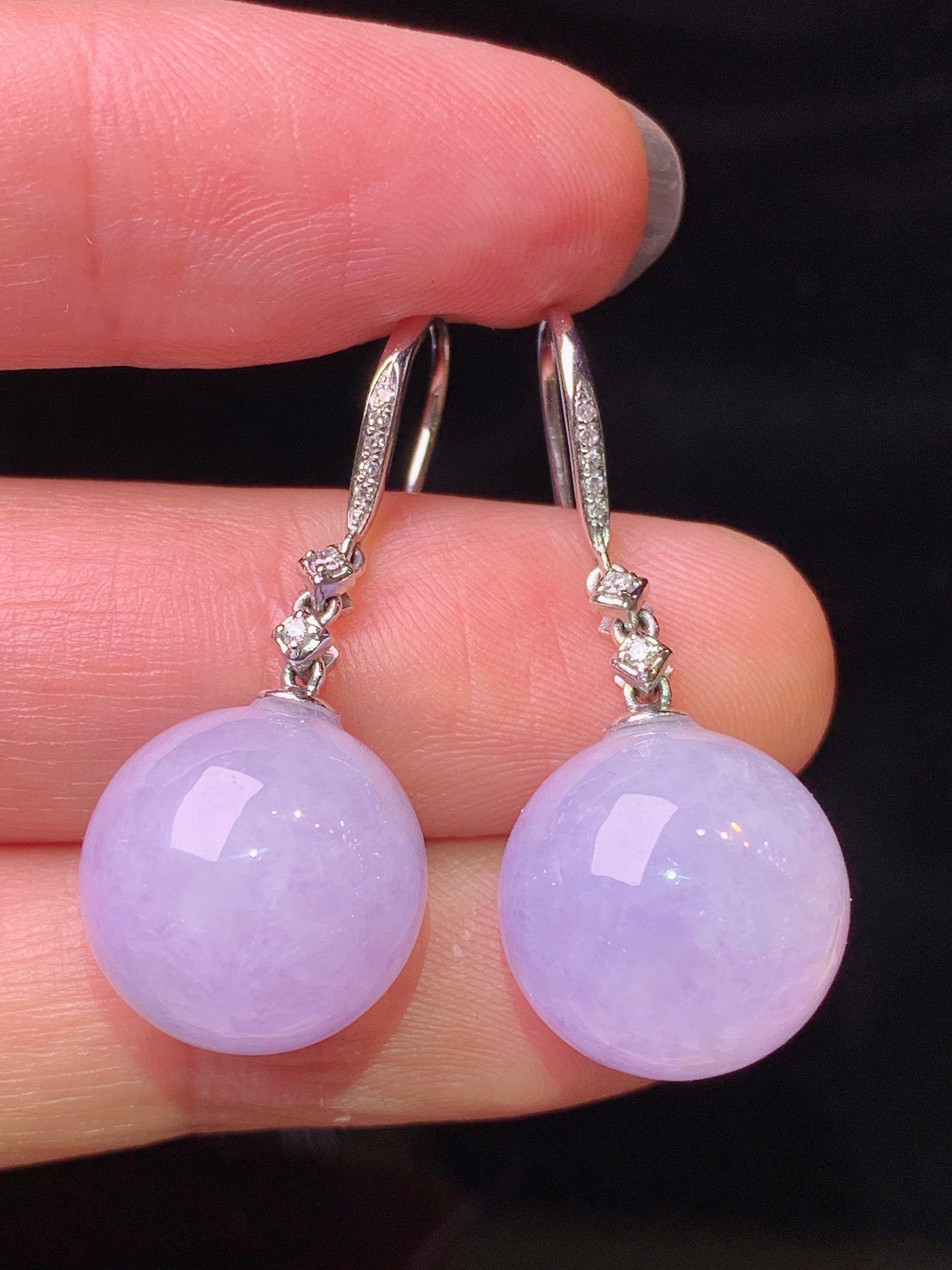 18k金钻镶嵌紫罗兰圆珠耳坠 玉质细腻 色泽艳丽清新 水润亮眼 整体尺寸33.8*13.6L2