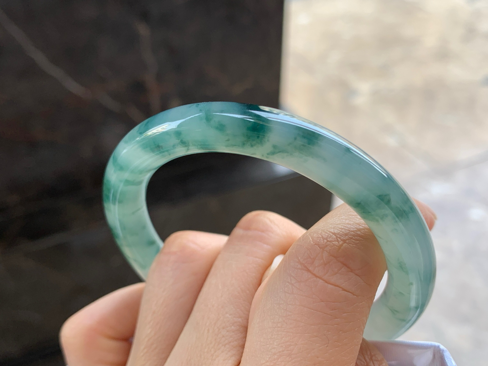 54-9

蓝花圆条手镯^_^颜色鲜艳