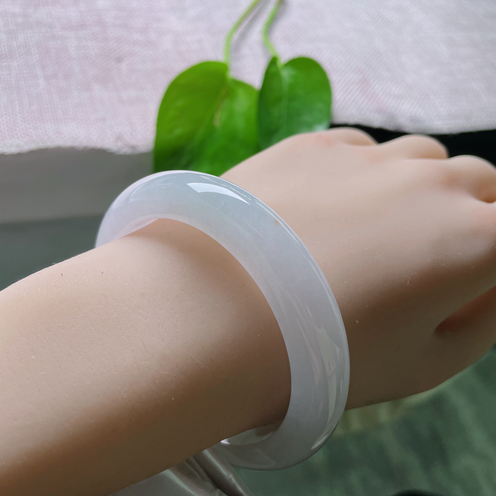 尺寸：55.3/12.4/8.9，淡紫正圈，水头好，肉质细腻干净，种老，浪漫唯美，洒金。