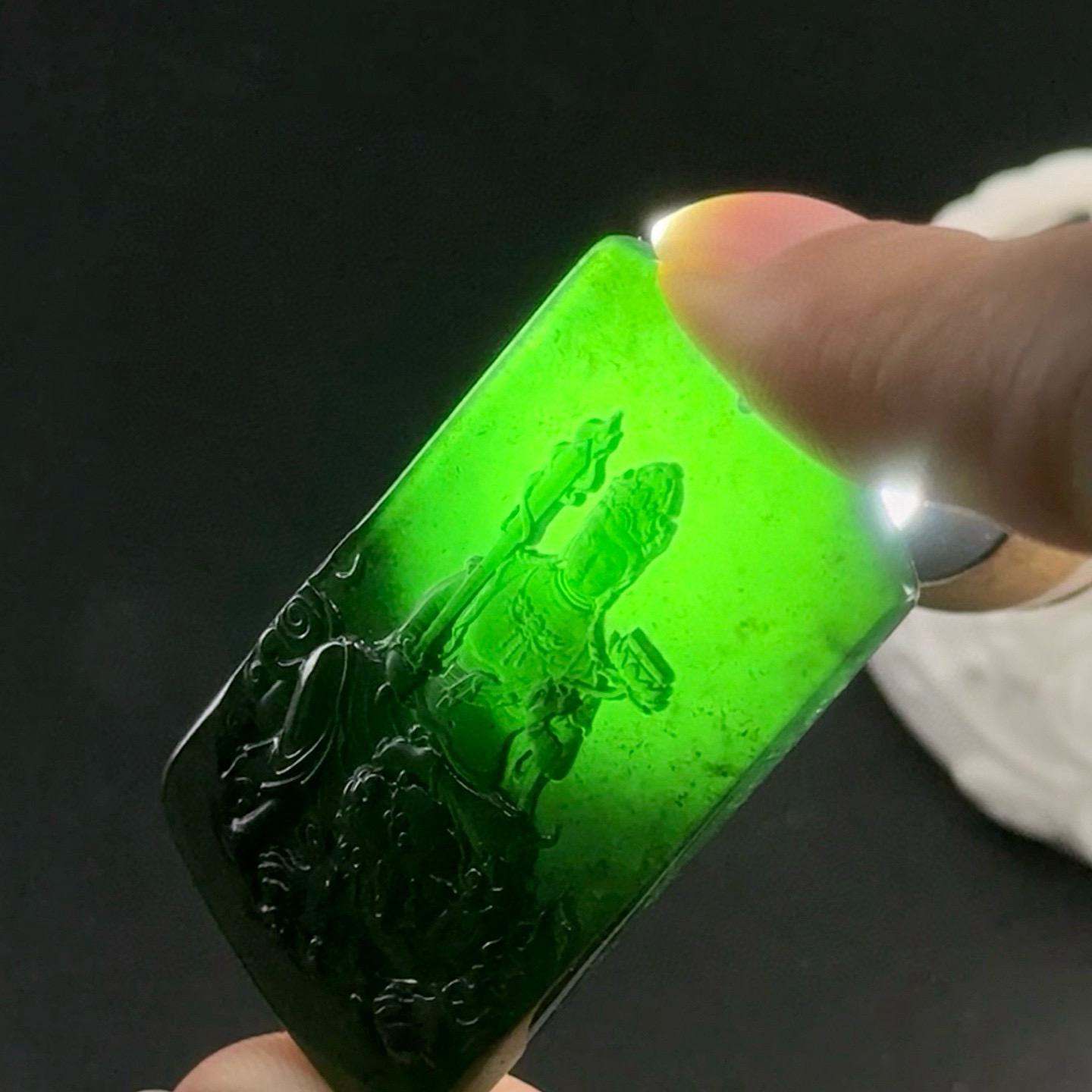 精品墨翠文殊菩萨 种好色正 黑度极好 打灯通透 油性十足 尺寸49.7