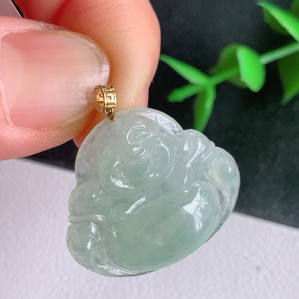 18k金扣冰润佛公挂件 玉质细腻  精雕弥勒佛，笑佛福耳垂肩，面相喜庆，开怀大笑，憨态可掬。惟妙惟肖，寓意福禄双全，吉祥美满，笑口常开 W49.28 尺寸：22.3-25.3-4.8mm