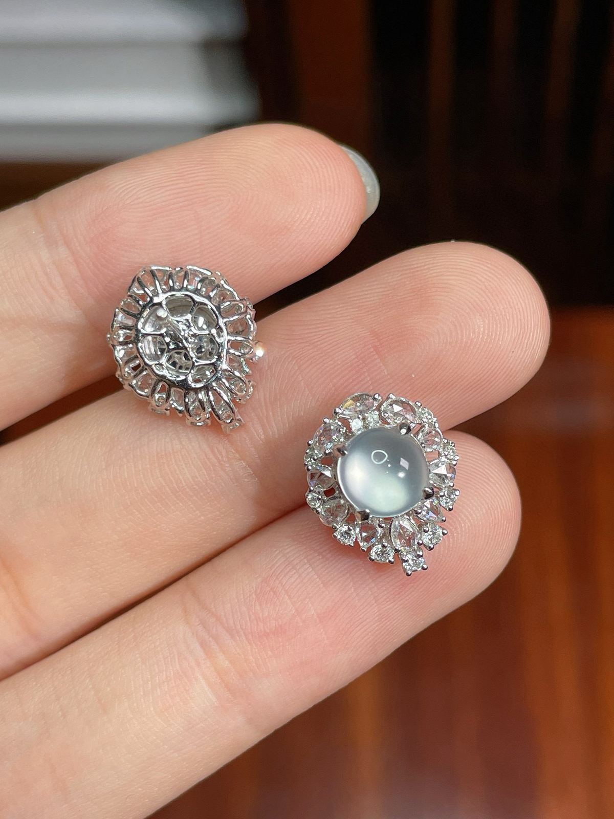 高冰蛋面耳钉 完美 18k金镶嵌