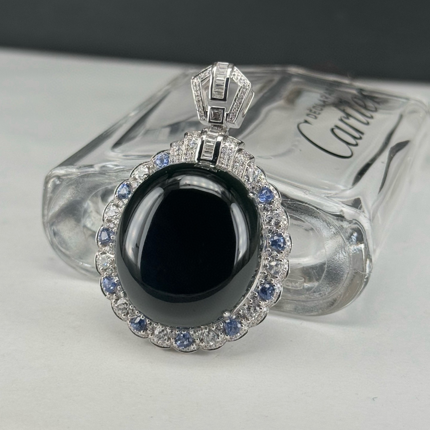 18k墨翠蛋面吊坠 种好色正 黑度极好 打灯通透  尺寸48.4