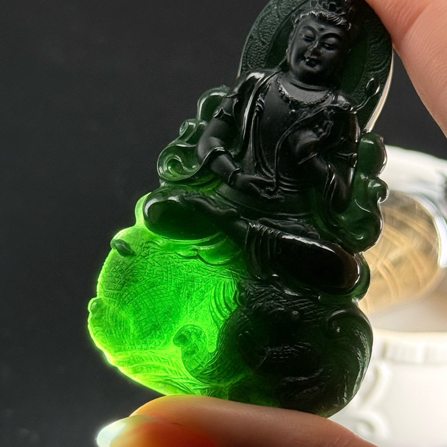 精品墨翠文殊菩萨 种好色正 黑度好 打灯通透 油性十足 尺寸60.5