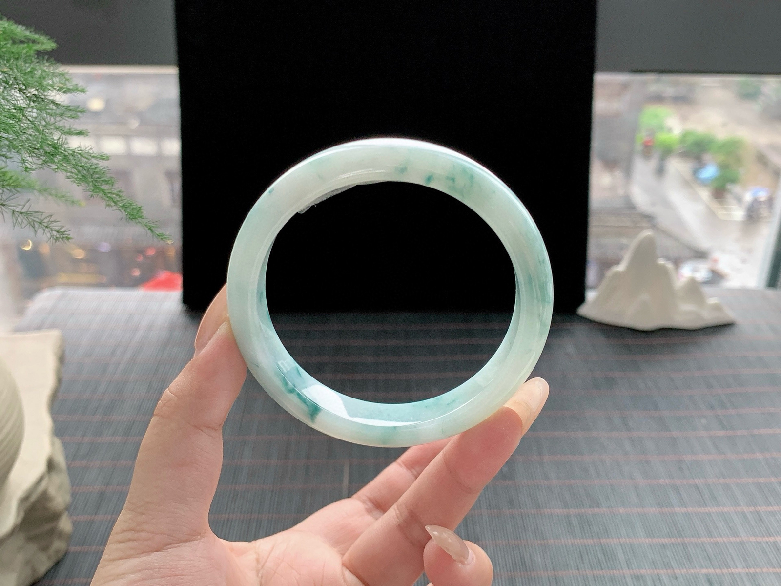 飘花手镯
尺寸：57.5-11-6.9