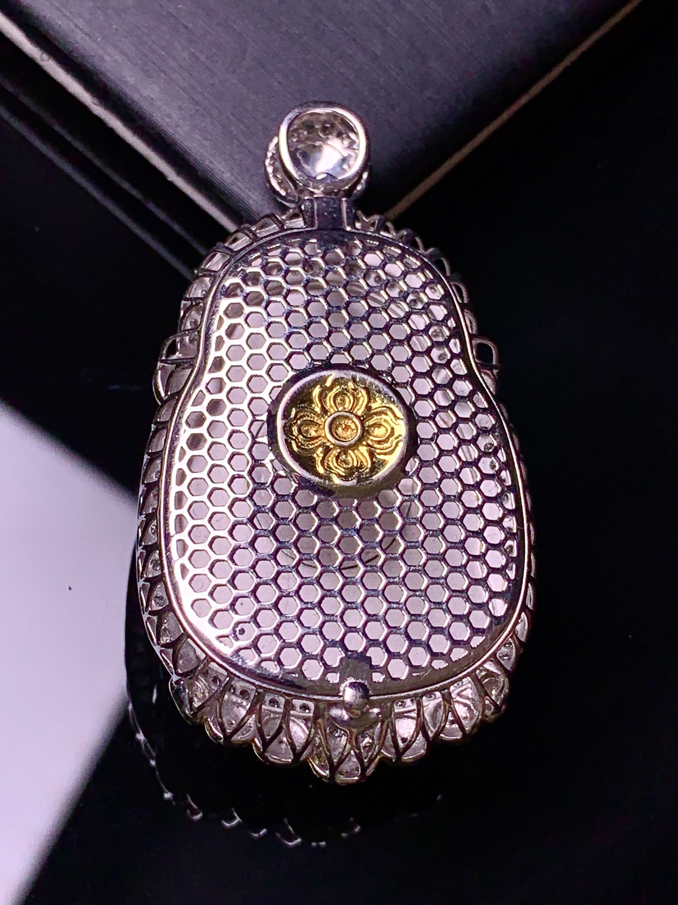 18k金钻镶嵌飘绿财神爷吊坠 玉质细腻 色泽艳丽清新 水润亮眼 整体尺寸43*23.2*12.5g2