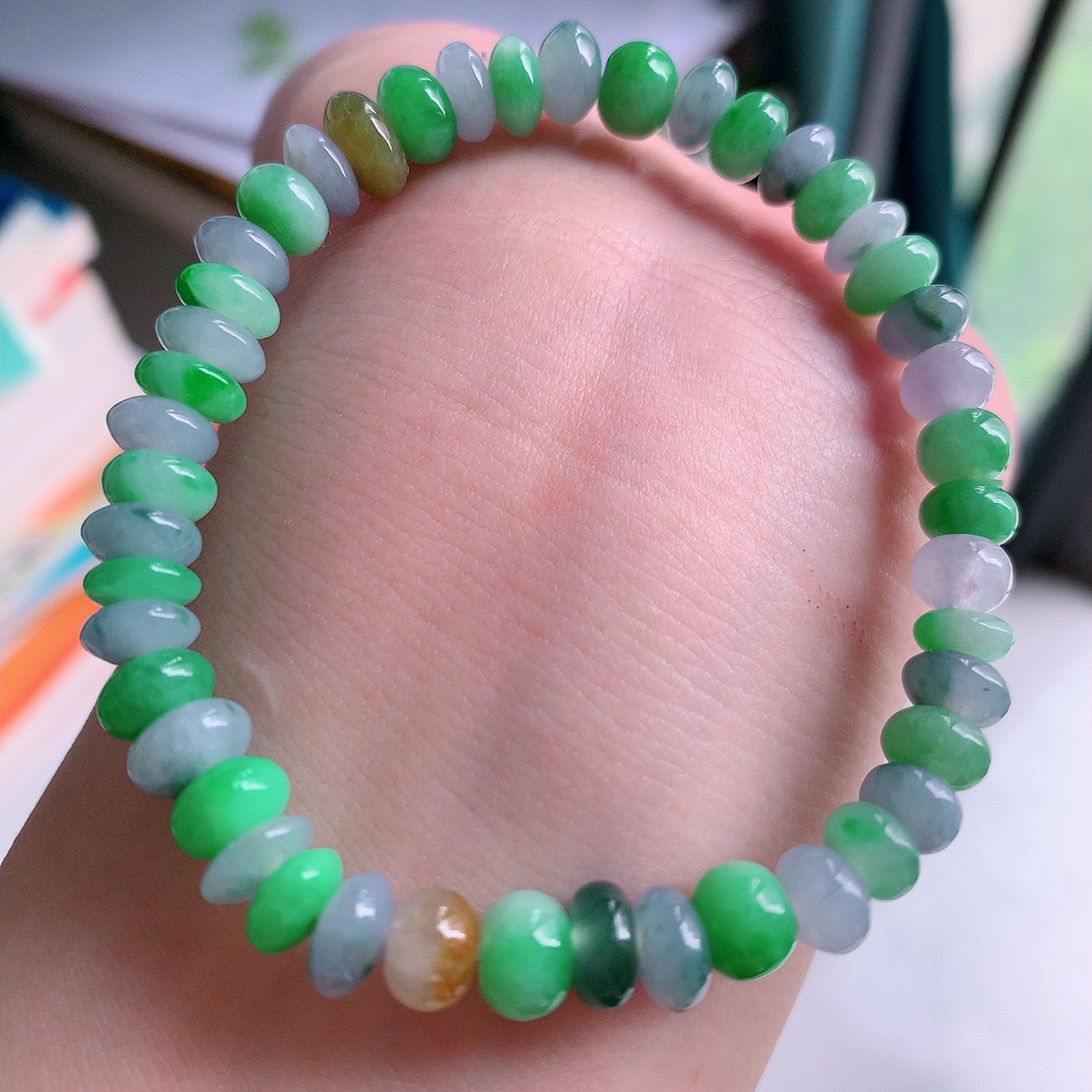 自然光实拍，冰润多宝翡翠手链，多彩翡翠手串，颜色丰富，料子细腻，高档大气，自戴送礼佳品！#001.1取一尺寸7.2mm