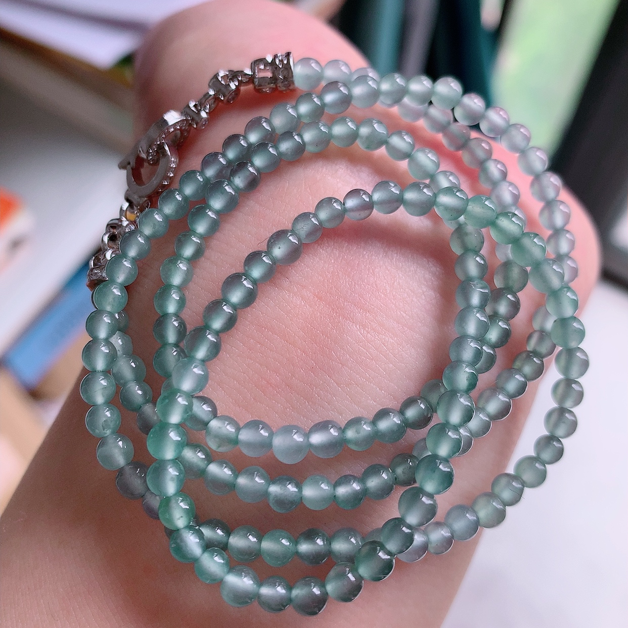 自然光实拍，冰种小米珠翡翠项链，种老水足，冰清玉润  颜色漂亮  #001.1取一尺寸3.9mm