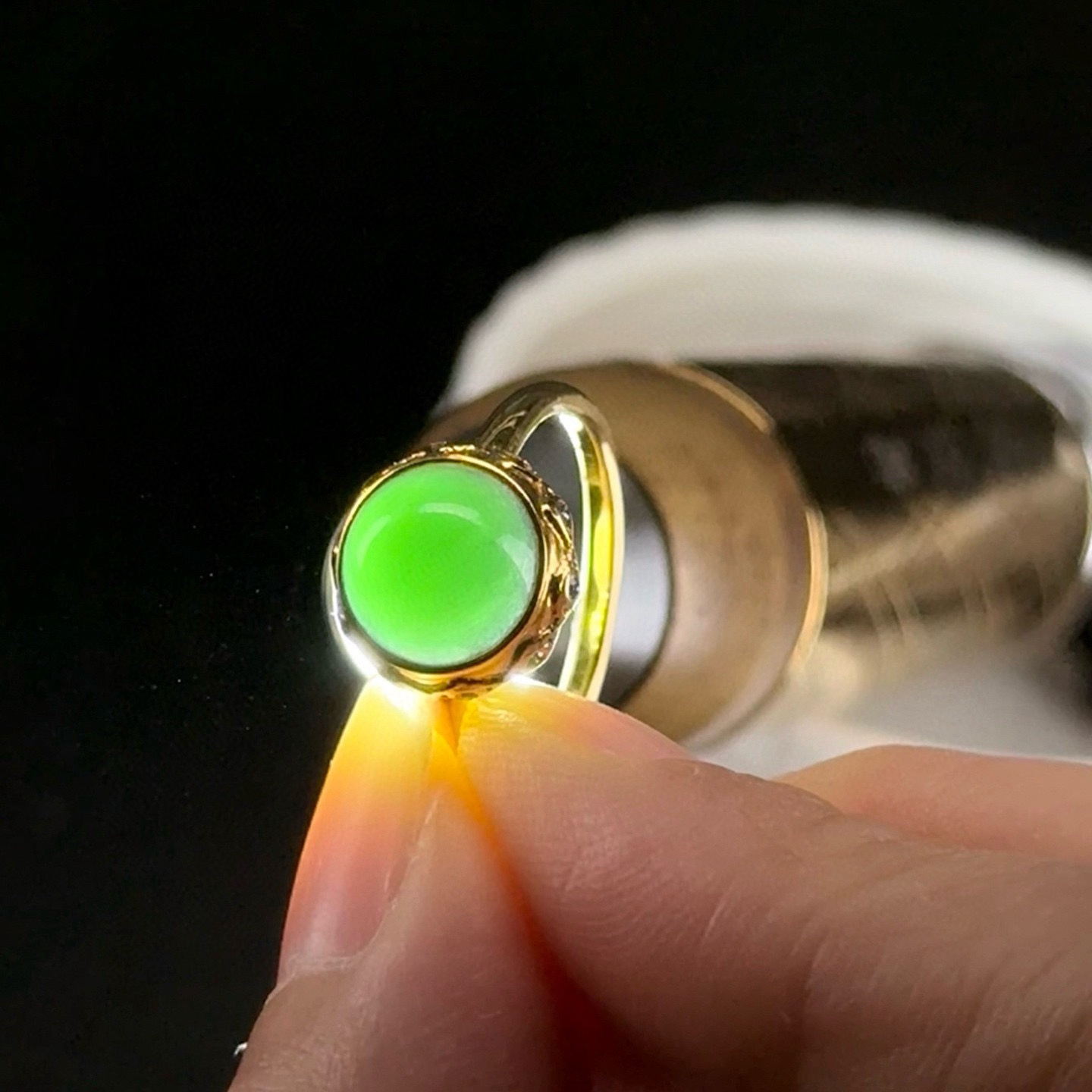 精品18k墨翠蛋面女戒 种好色正 黑度极好 打灯通透 油性十足 尺寸10.8