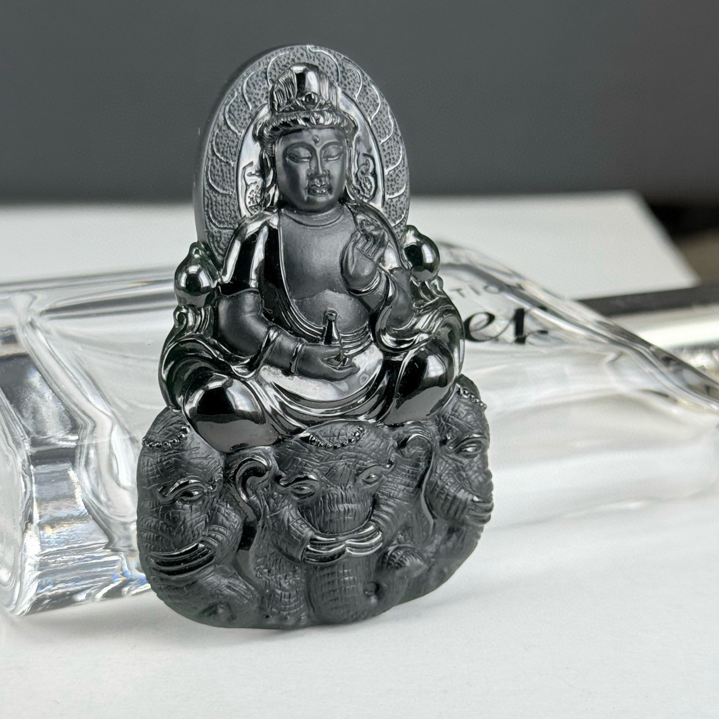 精品墨翠文殊菩萨 种好色正 黑度极好 打灯通透 油性十足  尺寸57.7