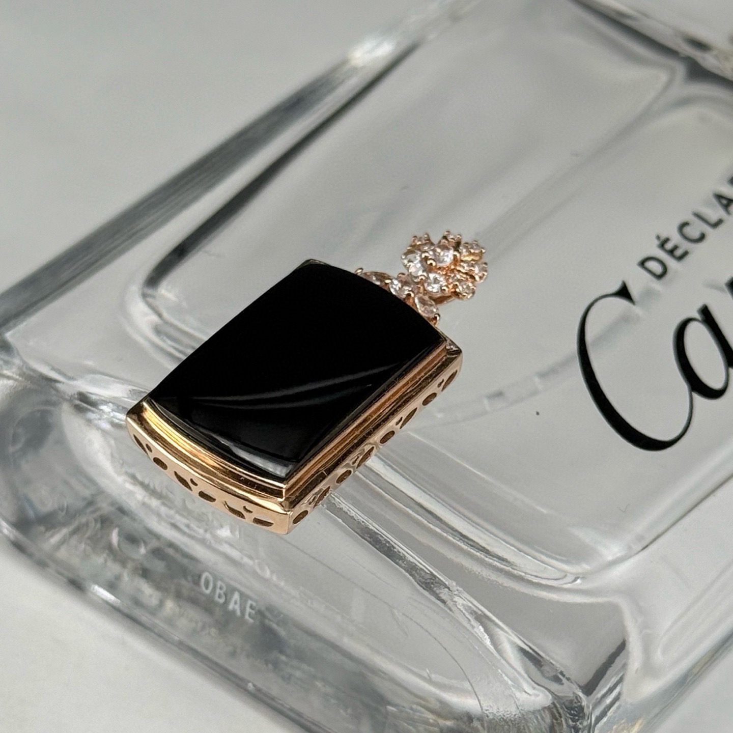 精品18k墨翠马鞍吊坠 种好色正 黑度极好 打灯通透 油性十足 尺寸30.4