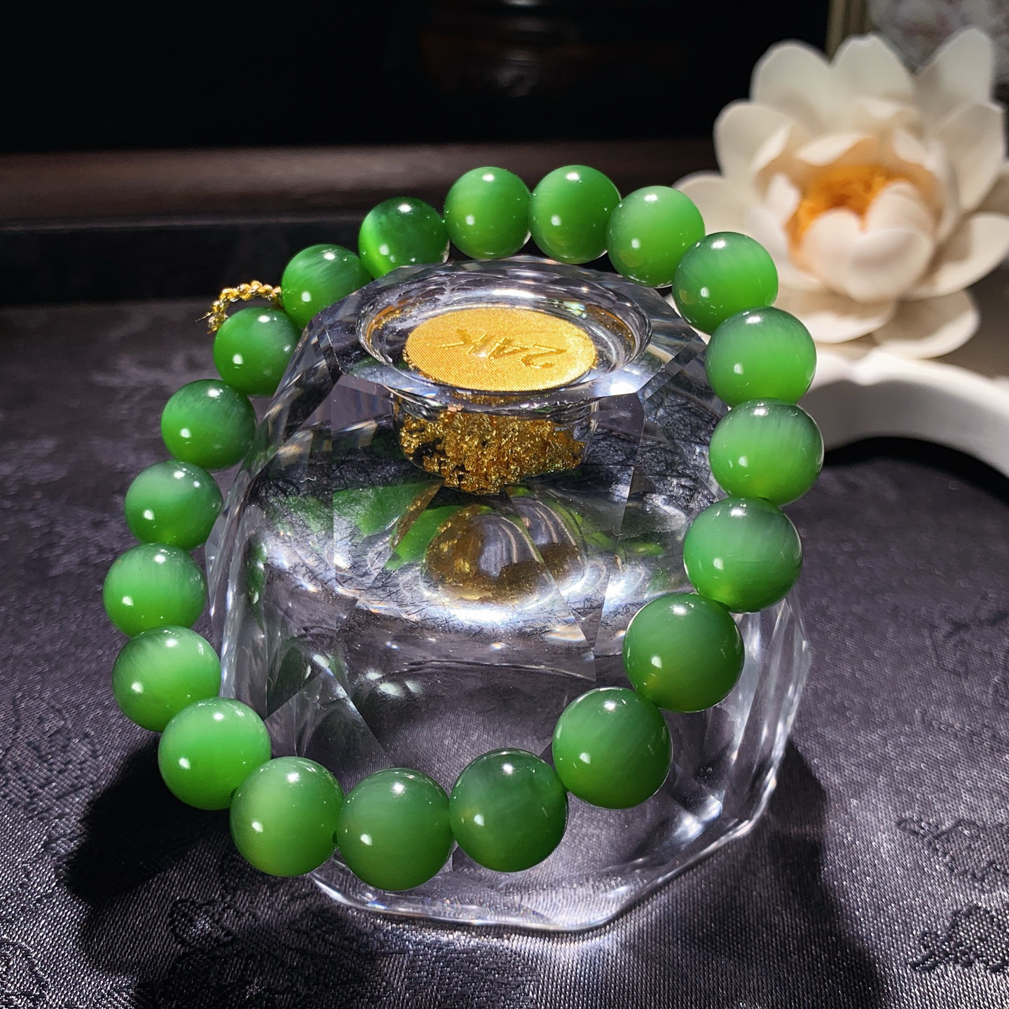 和田玉阳绿猫眼俄罗斯碧玉手串 单颗尺寸9！玉质细腻油润 底色纯净 脂粉好，品质好！lt260330