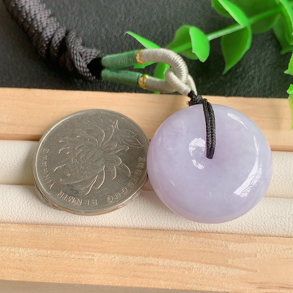 冰润紫罗兰平安扣吊坠，厚装饱满，冰润剔透，细腻水足，种质润泽，飘花灵动，佩戴优雅大气，W57.28   尺寸：25-12mm