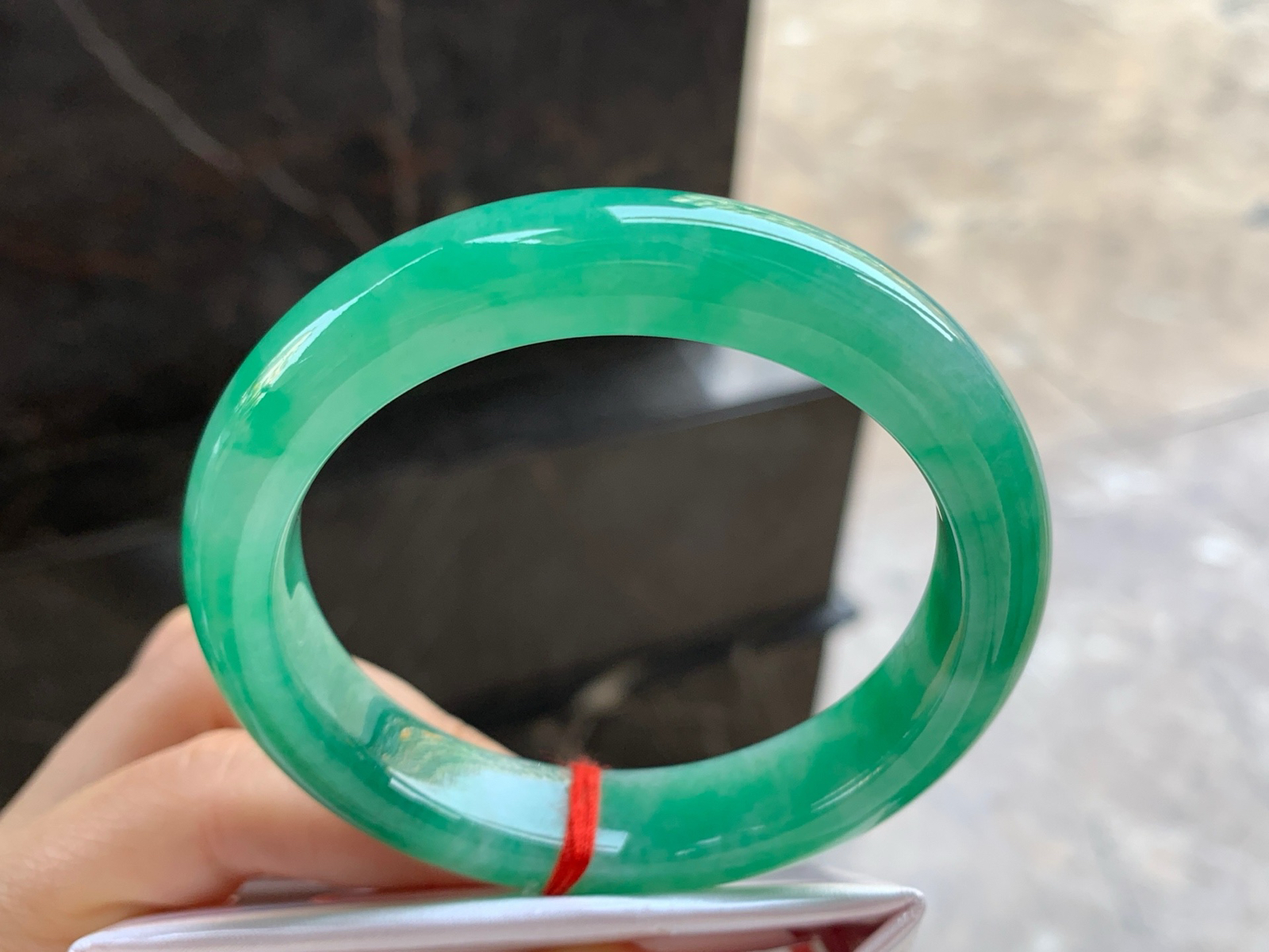 56.5-12.6-9

绿色手镯^_^颜色鲜艳