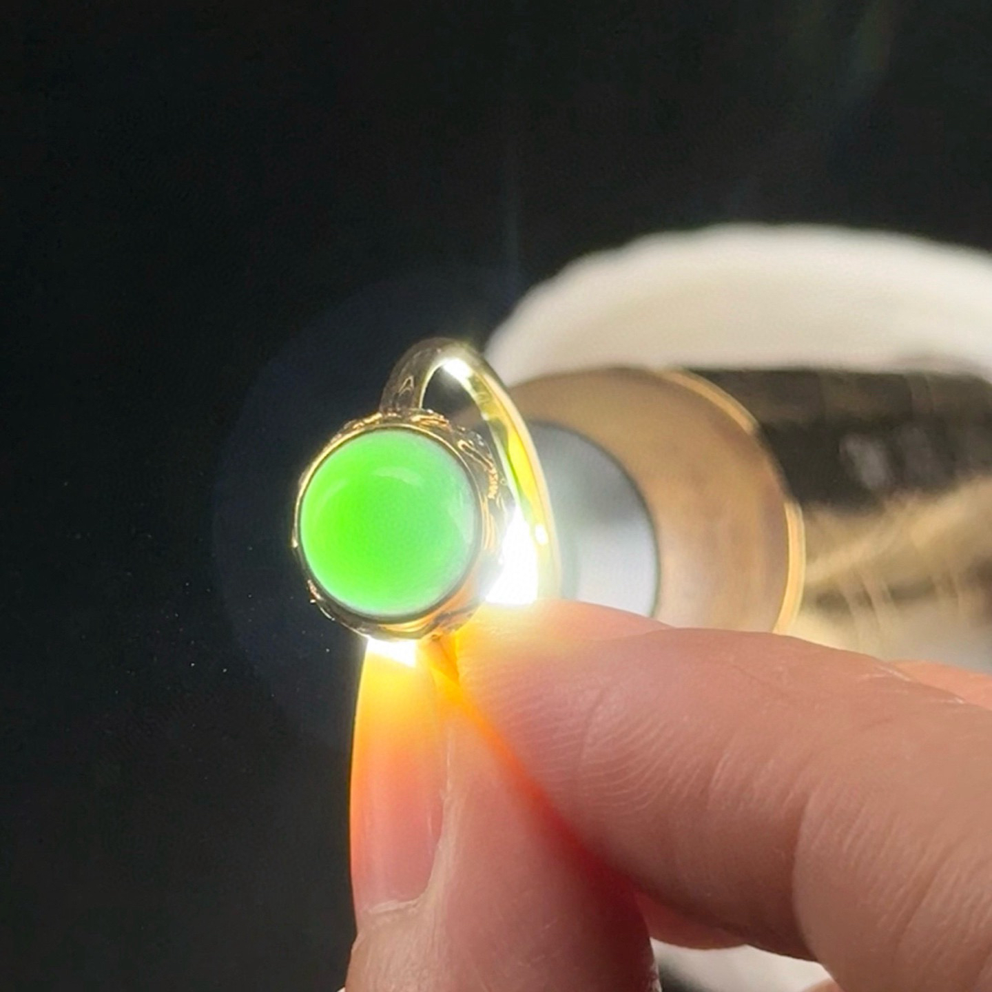 精品18k墨翠蛋面女戒 种好色正 黑度极好 打灯通透 油性十足 尺寸10.8