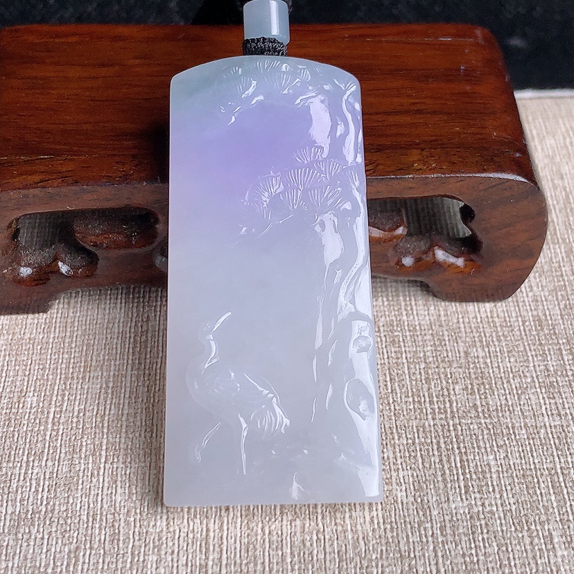 天然A货翡翠紫罗兰仙鹤吊坠  
尺寸59.2-27.3-6mm 重量32.00g 0331