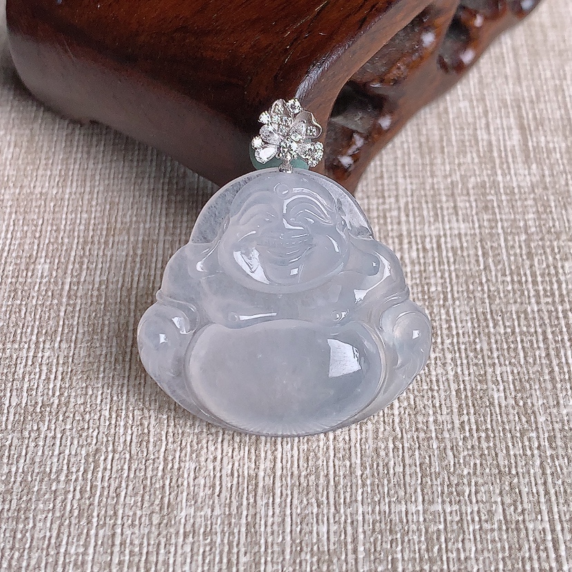 天然A货翡翠18K金镶嵌白冰白月光佛公吊坠 
尺寸33.6-26.5-29.5-5.6mm 重量7.