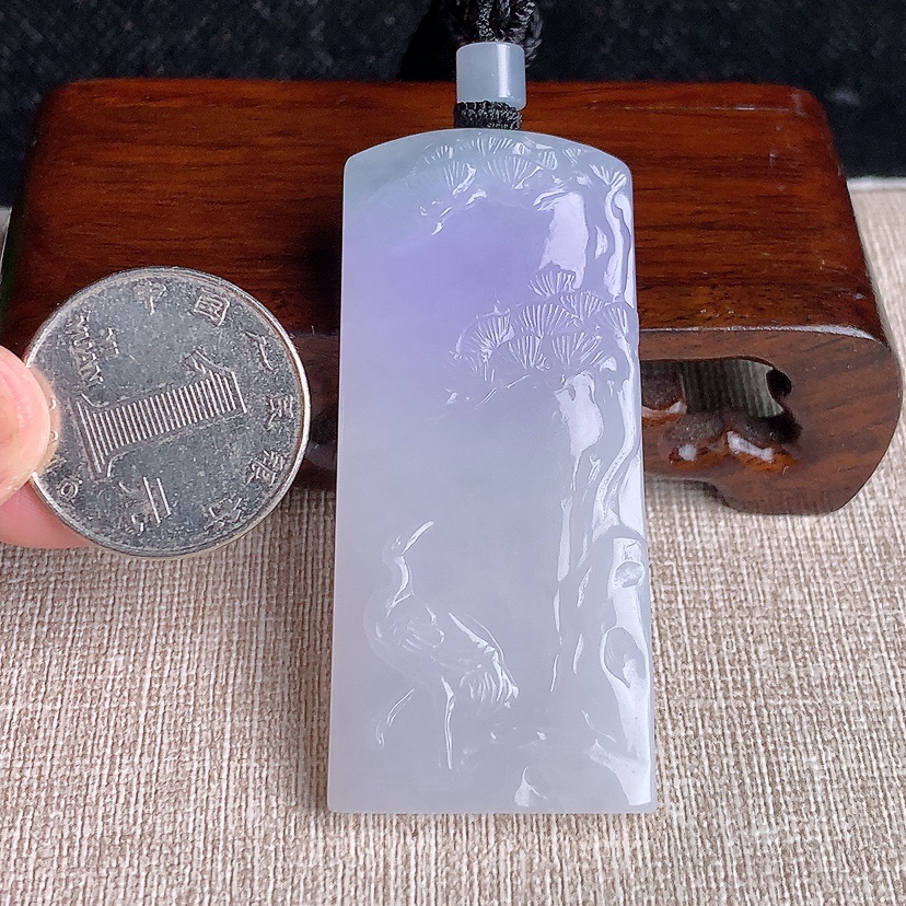 天然A货翡翠紫罗兰仙鹤吊坠  
尺寸59.2-27.3-6mm 重量32.00g 0331