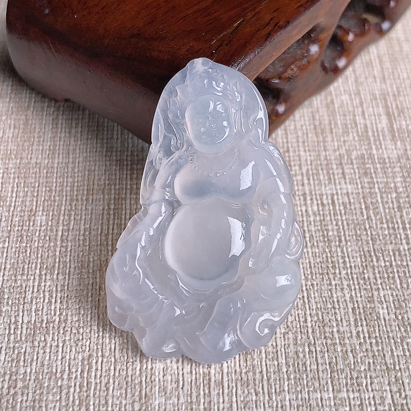 天然A货翡翠白冰白月光黄财神吊坠 
尺寸41.3-25.6-4.3mm 重量7.78g 0331