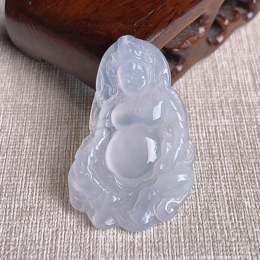 天然A货翡翠白冰白月光黄财神吊坠 
尺寸41.3-25.6-4.3mm 重量7.78g 0331
