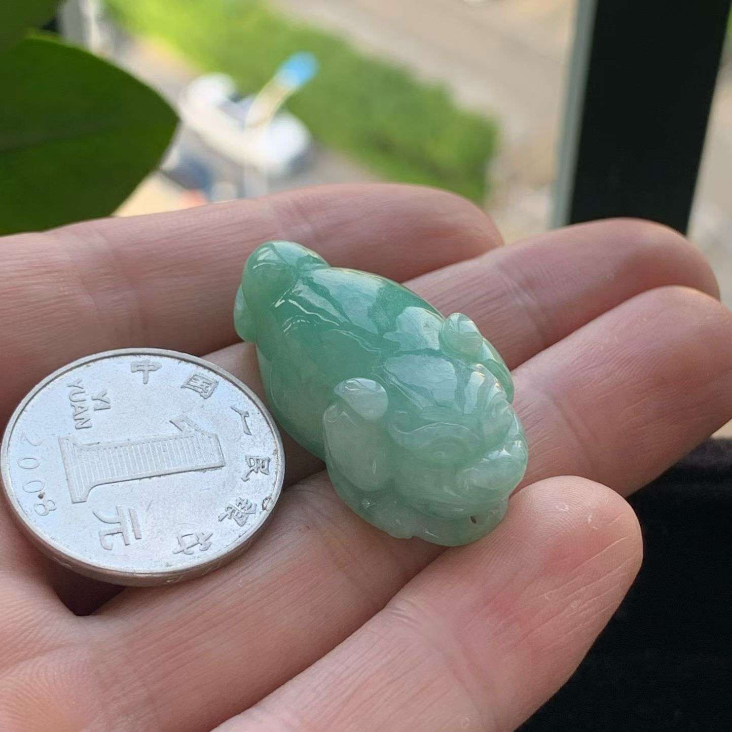 A货天然翡翠冰糯种满绿金蟾吊坠重量17.21
4月1日