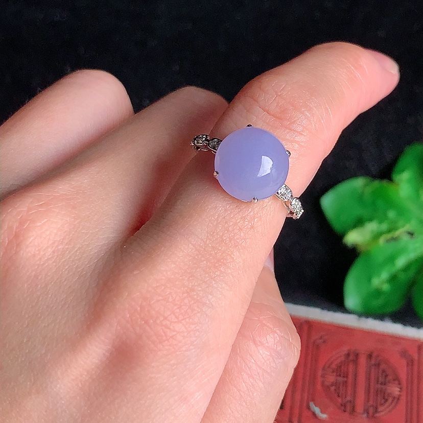 天然A货翡翠18K金镶嵌紫罗兰蛋面戒指 圈口17.3裸石
尺寸11-11mm 重量2.38g 0331