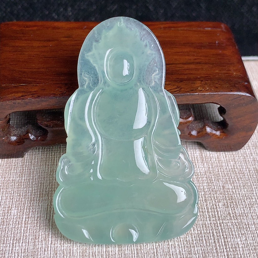 天然A货翡翠晴水度母观音吊坠 
尺寸62.8-39-5.2mm 重量22.48g 0331