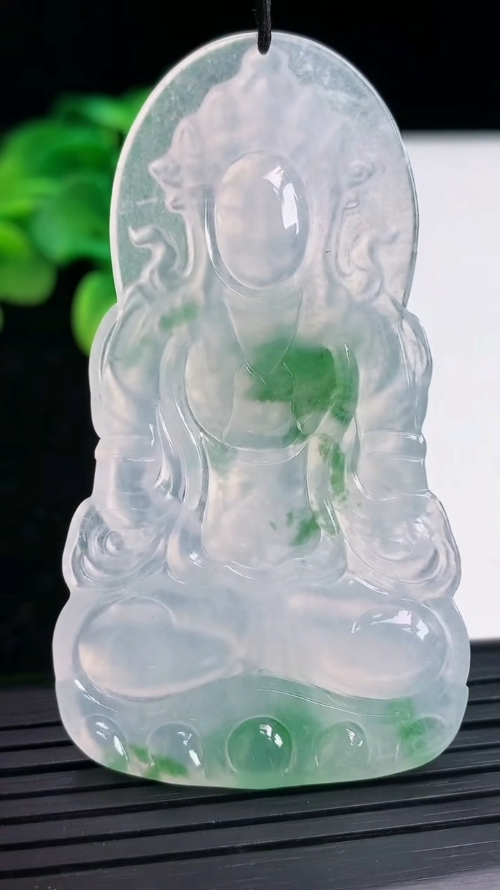 天然A货翡翠度母观音吊坠尺寸67-37.5-5.3重量:23.03g
4月3日