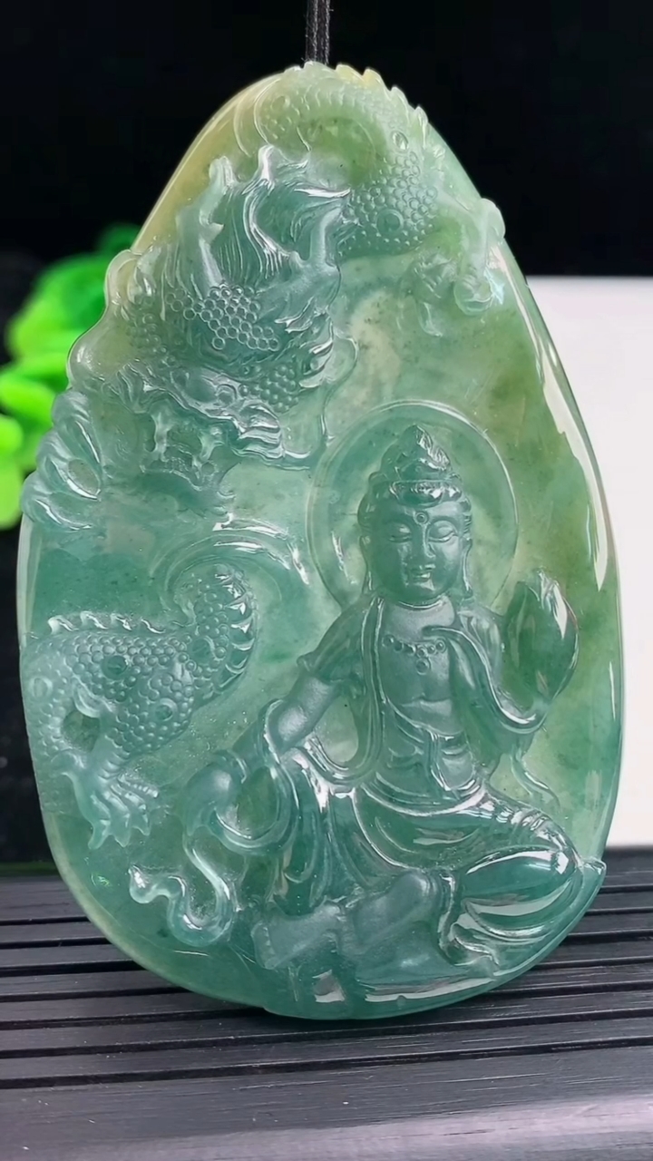 天然A货翡翠蓝水祥龙大势至菩萨吊坠尺寸77-49.1-6.4重量:45.47g
4月3日