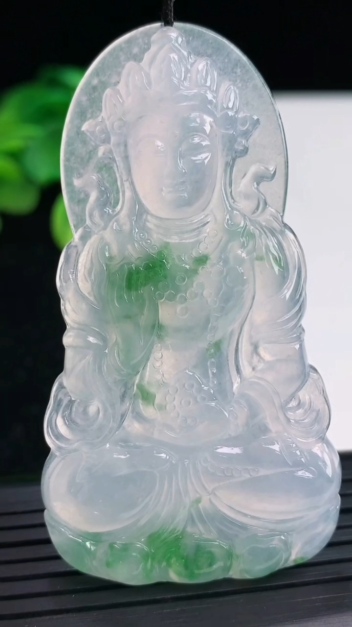 天然A货翡翠度母观音吊坠尺寸67-37.5-5.3重量:23.03g
4月3日