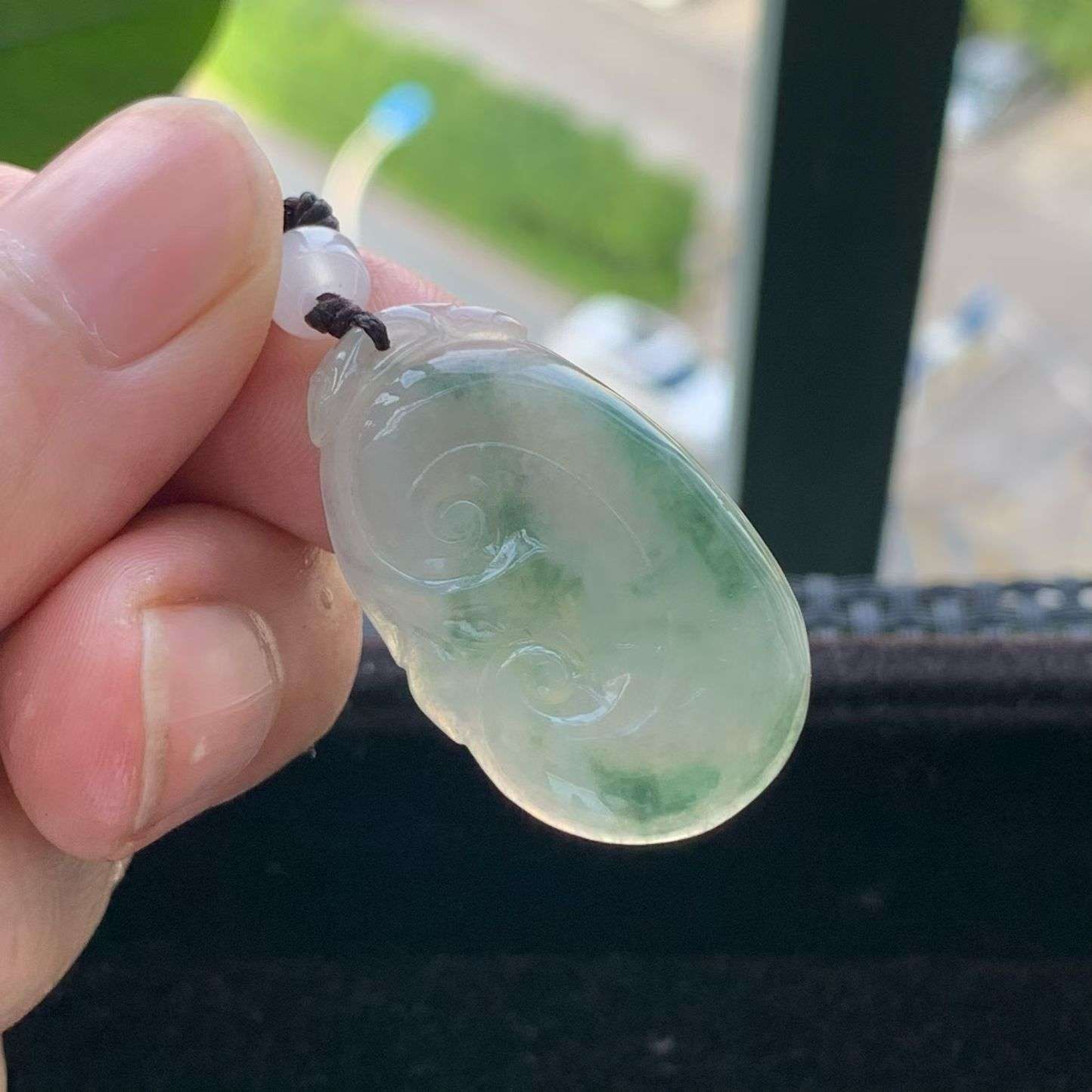 A货天然翡翠冰糯种飘花如意吊坠重量4.47
4月3日