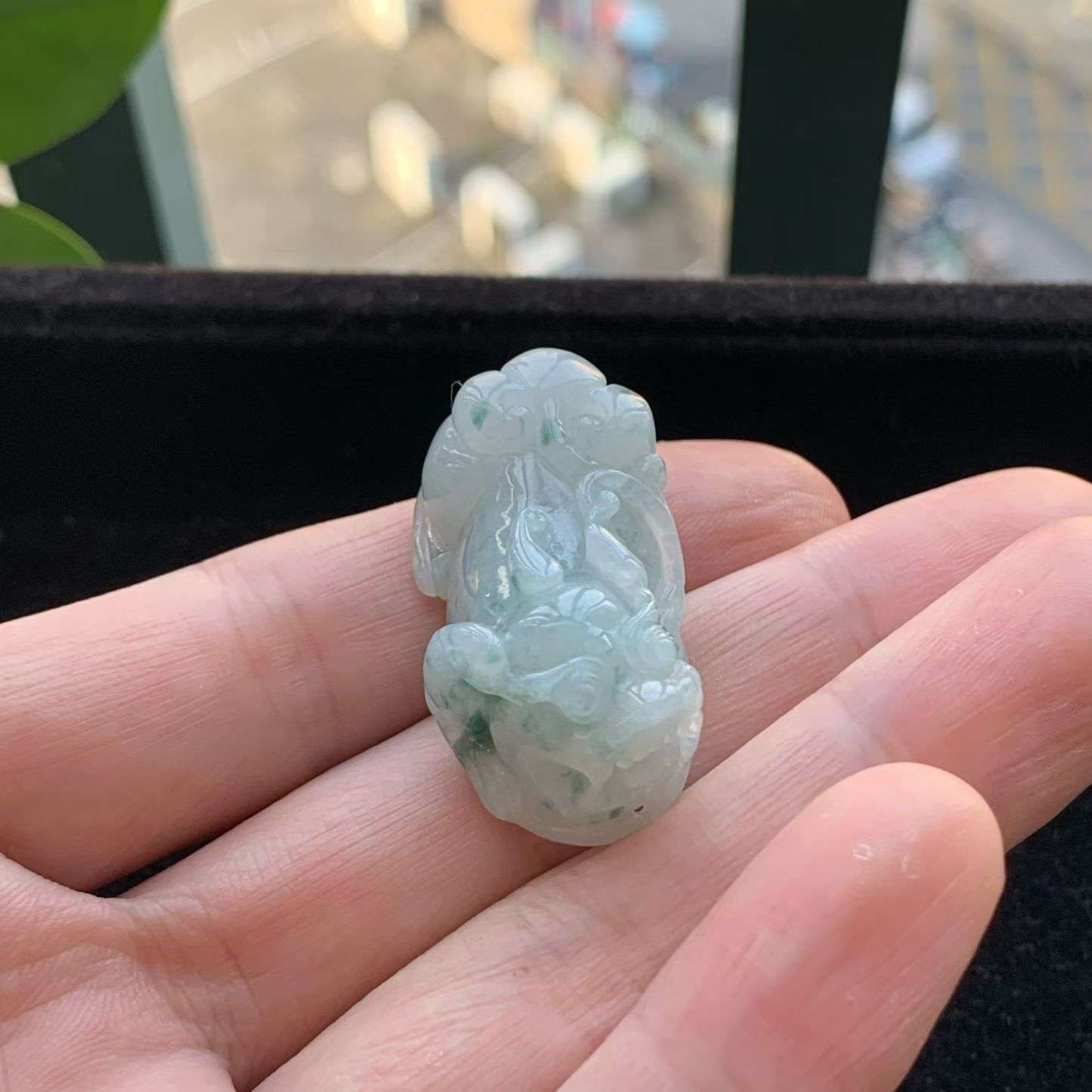 A货天然翡翠冰糯种飘花貔貅吊坠重量19.47
4月3日