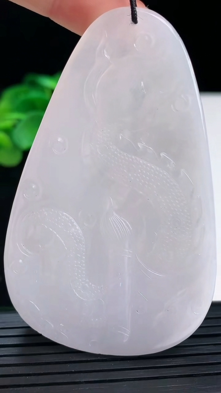 天然A货翡翠祥龙大势至菩萨吊坠尺寸73.9-45.9-8.9重量:56.07g
4月3日