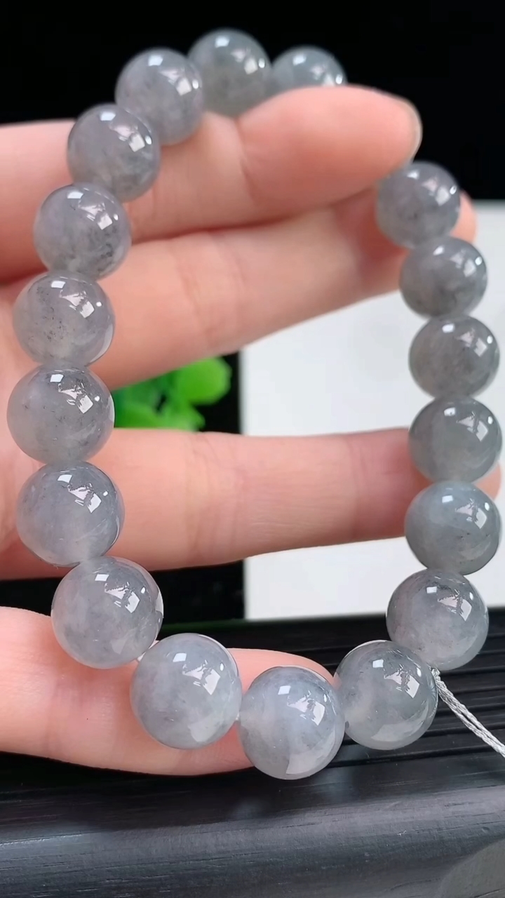 天然A货翡翠乌鸡种圆珠手串尺寸10.3-19颗重量:38.22g4月3日
工厂直销收藏佳品,种好水足