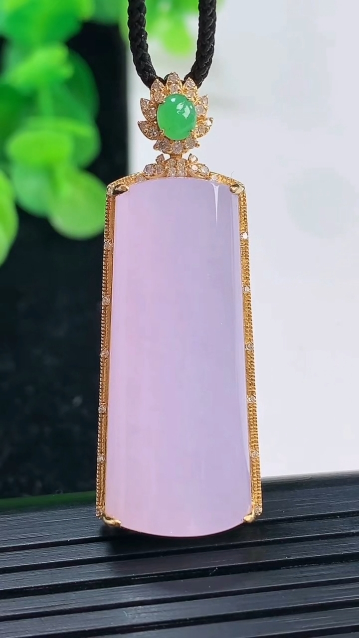 天然A货翡翠18K金紫罗兰无事牌吊坠尺寸42.9-15-7.1裸石32.3-13.3重量:8.94g