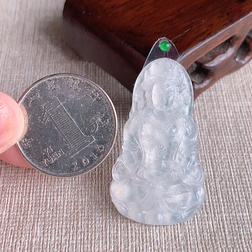 天然A货翡翠18K金伴钻镶嵌晴水平安扣吊坠 
尺寸35.8-25-5.8mm 重量9.63g 033