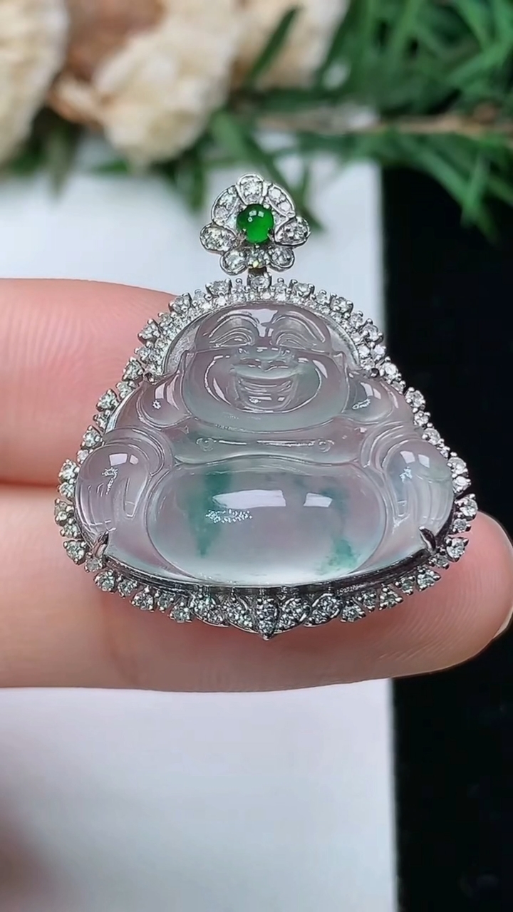 天然A货翡翠飘花佛公吊坠，尺寸28-24.3-11.9
4月4日