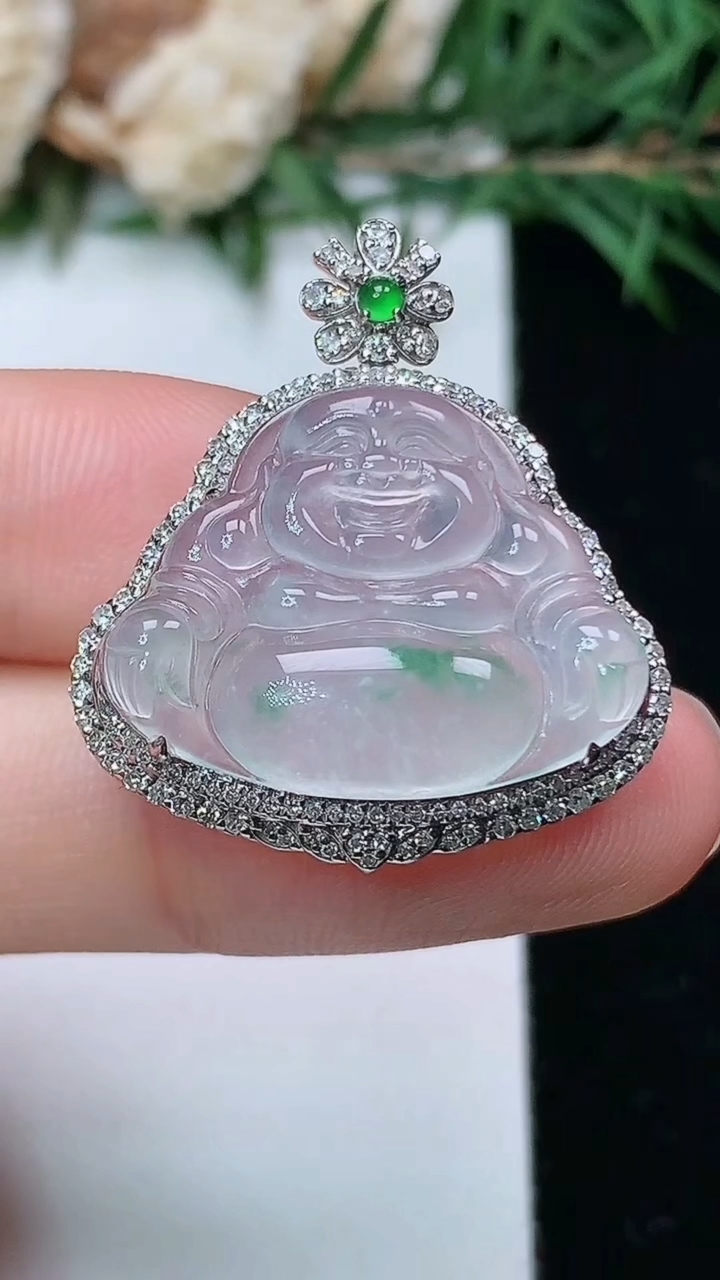 天然A货翡翠佛公吊坠，尺寸28.4-24.8-9.4，裸石16.9-22，重量:4.49g
4月4日