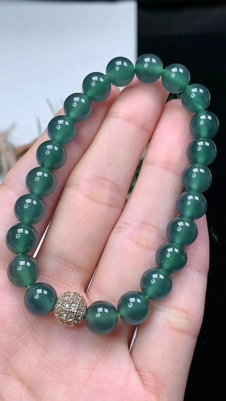 天然A货翡翠蓝水圆珠手串，尺寸8-22颗，重量:20.46g4月4日
工厂直销收藏佳品,种好水足，色