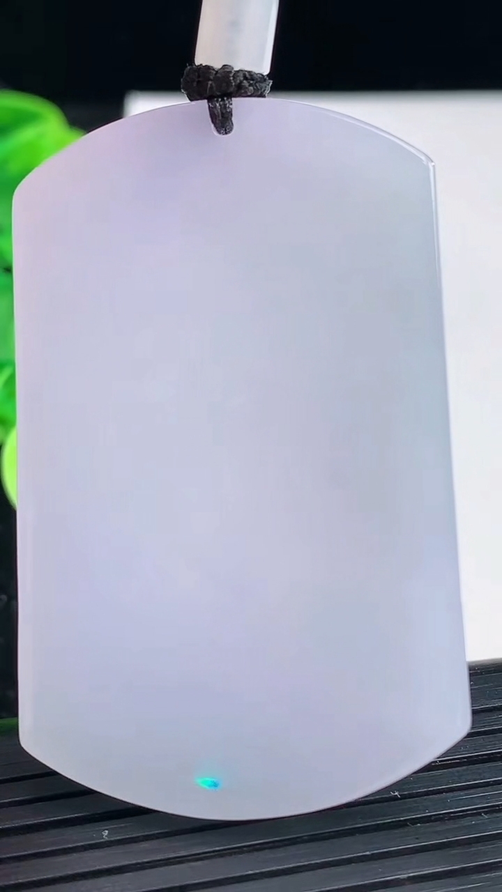 天然A货翡翠紫罗兰渔夫吊坠尺寸53.6-33.9-5重量:31.36g
4月4日