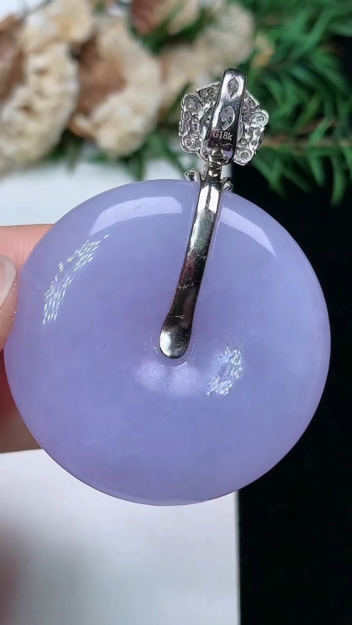 天然A货翡翠紫罗兰平安扣吊坠，尺寸34.6-8.3，重量:22.81g
4月4日