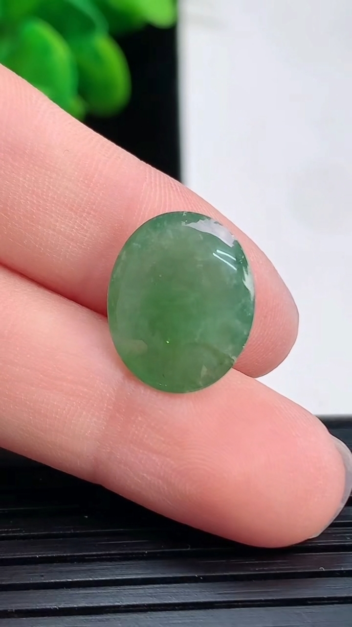 天然A货翡翠蛋面镶嵌件尺寸14.8-12.2-6.5重:1.75g 66
4月4日